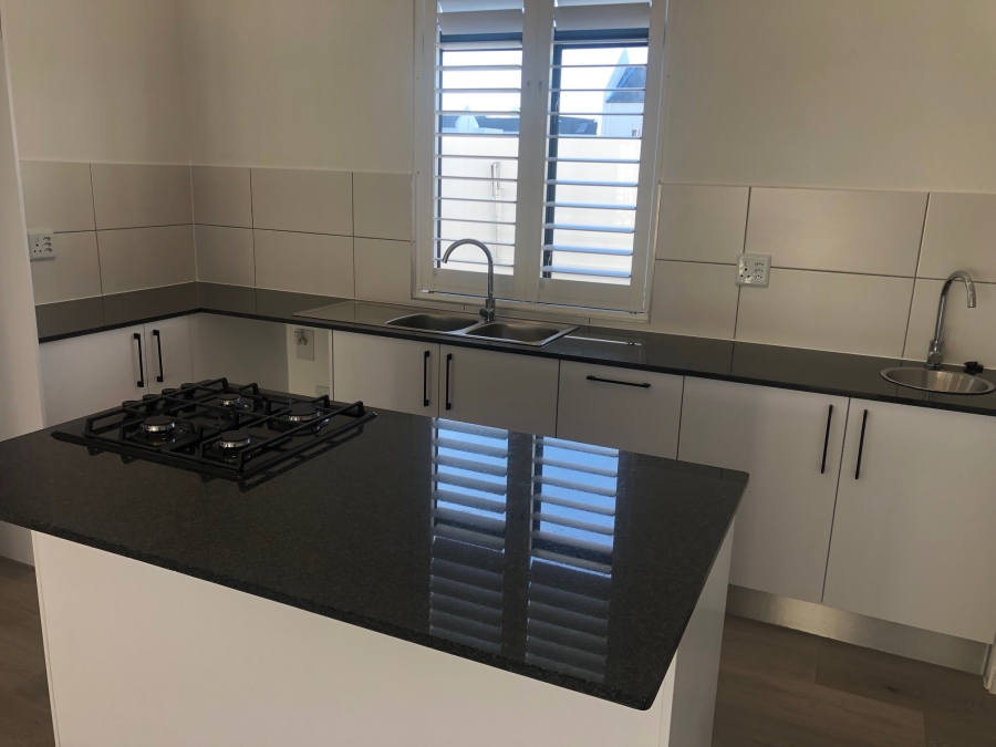 To Let 2 Bedroom Property for Rent in Middedorp Western Cape